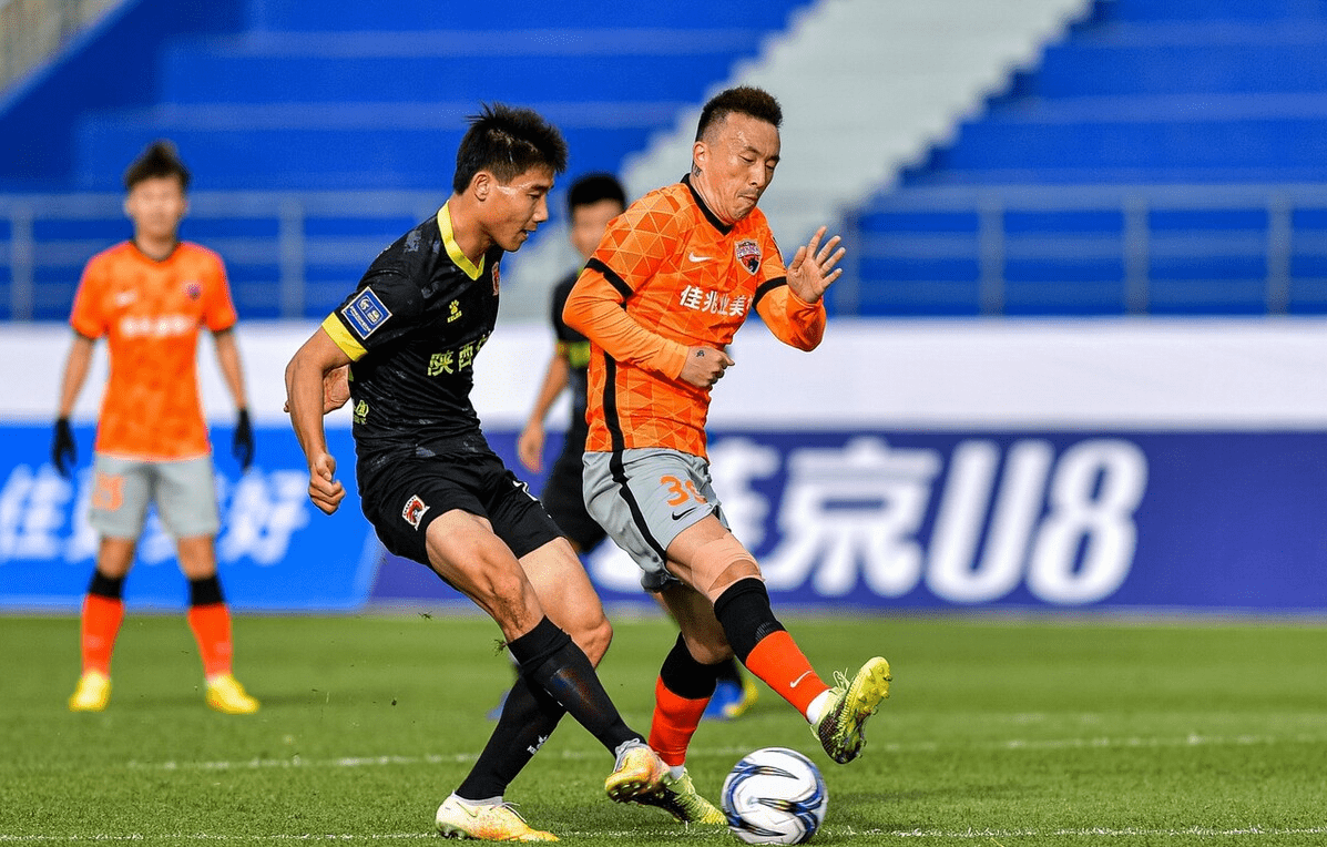 比赛中爆发意外冲突，裁判不敢进场