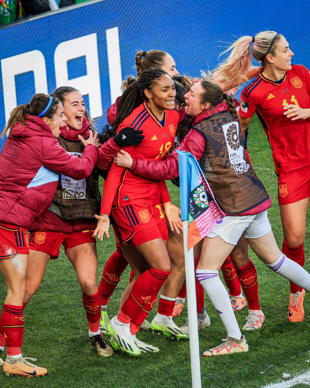 开云体育APP下载-国际足球赛事，女队获得胜利