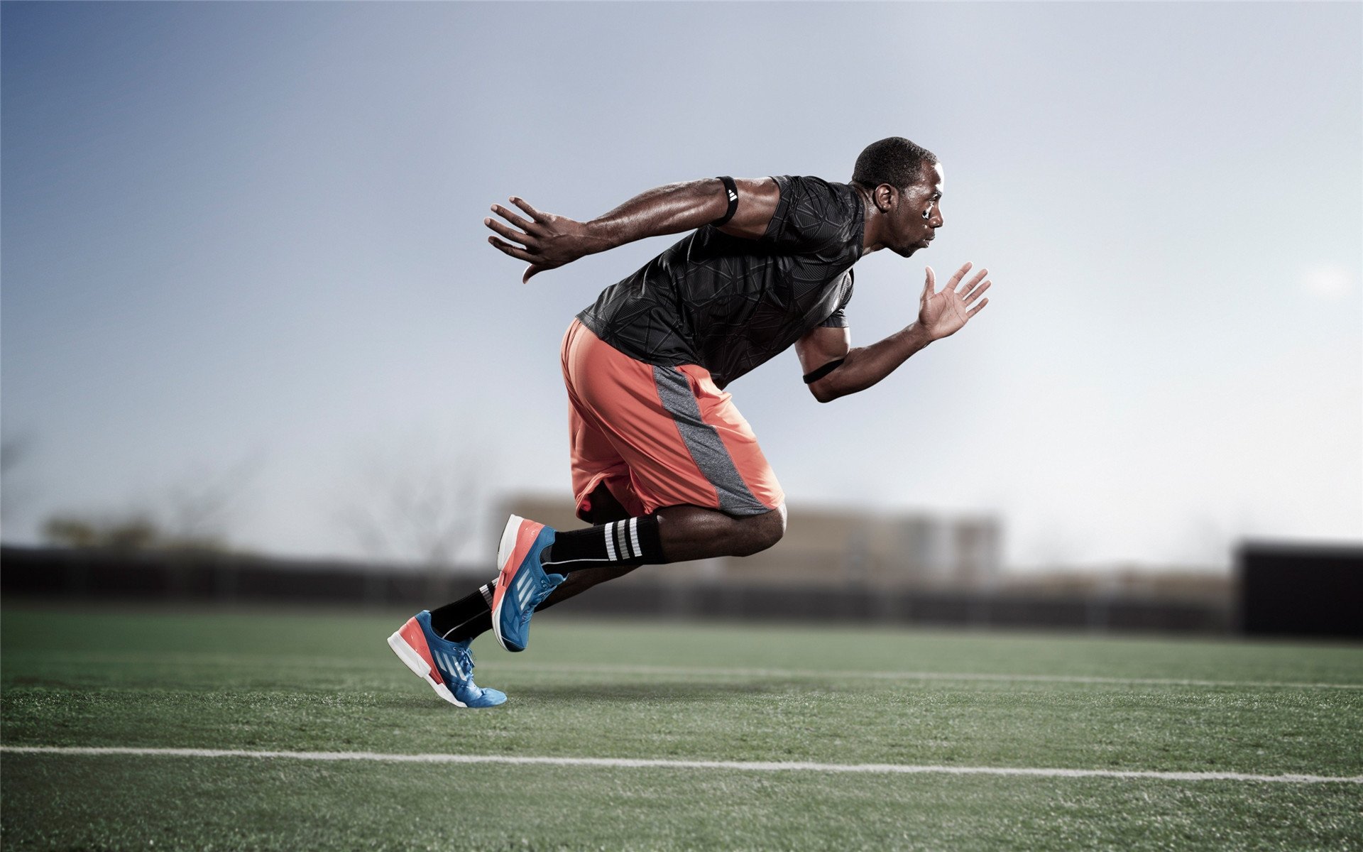 雷霆对阵雄鹿,福克斯完成里程碑,书写个人传奇